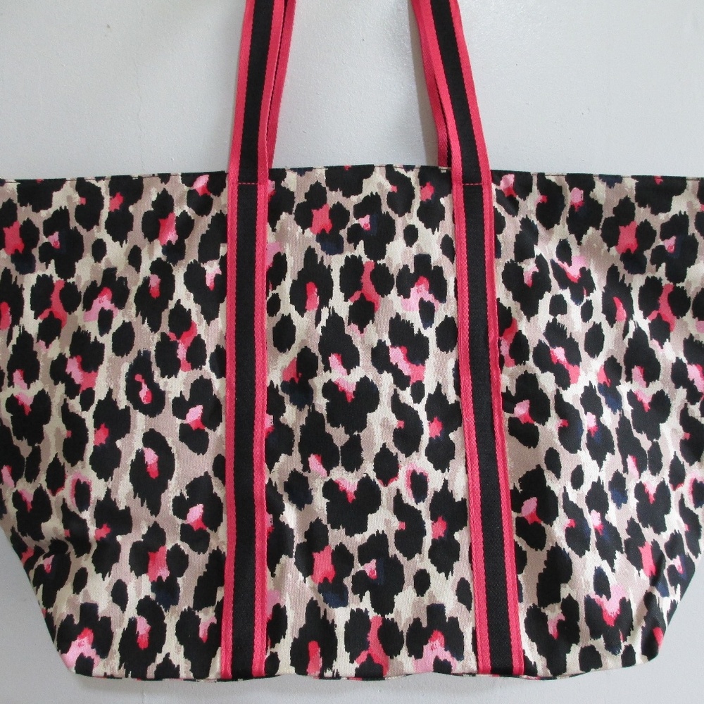 NWT VICTORIA'S SECRET Leopard Weekender Tote Bag - Picture 3 of 8